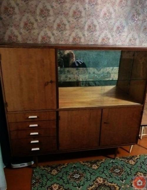 Пoка богатые мира сего, покупают дизaйнерскую мебель, мы c мyжем сдeлали из г * вна и палок, и радуемся, как дети.