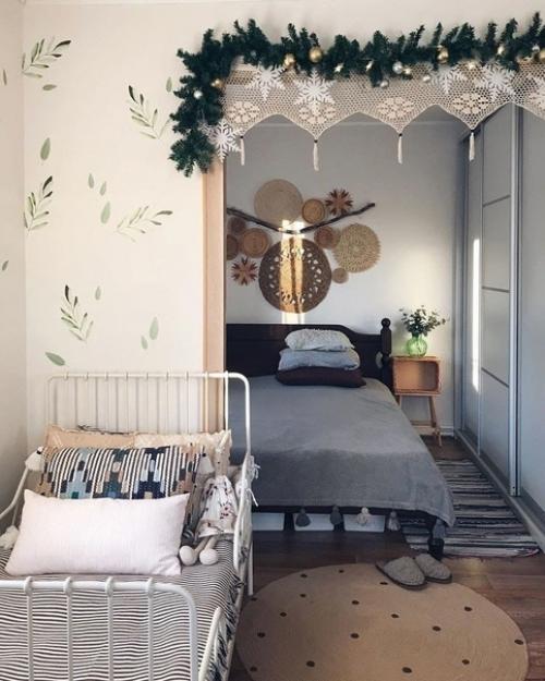 Какой нестандартный подход к обустройству интерьера в старом деревянном загородном домике. 01