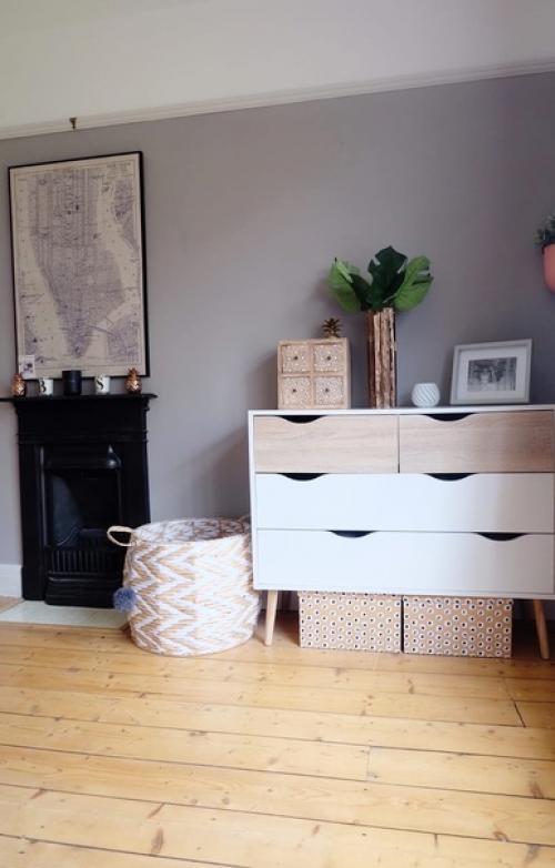 Хозяйка этой милой спальни хотела привнести в комнату стиль Scandi и лёгкого Boho. 03