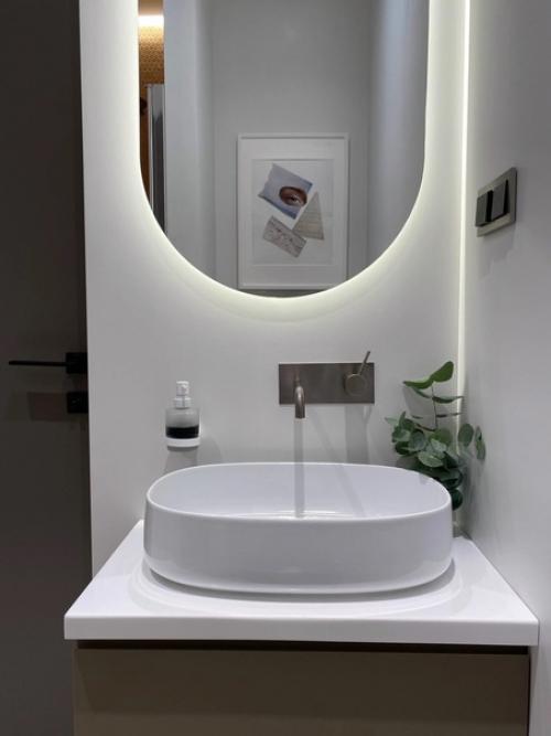 Стильный интерьер санузла сразу задаёт тон всей квартире. 02