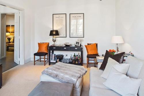 Смешение стилей очень идет этой квартире, придавая ей небрежность и шик. 03