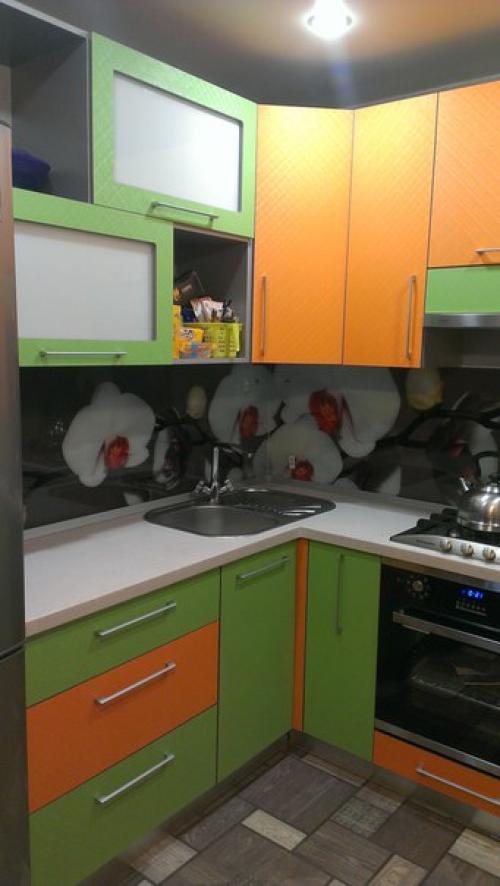 Наступила осень и все возвращаются с дач и обратно в квартиры. 01