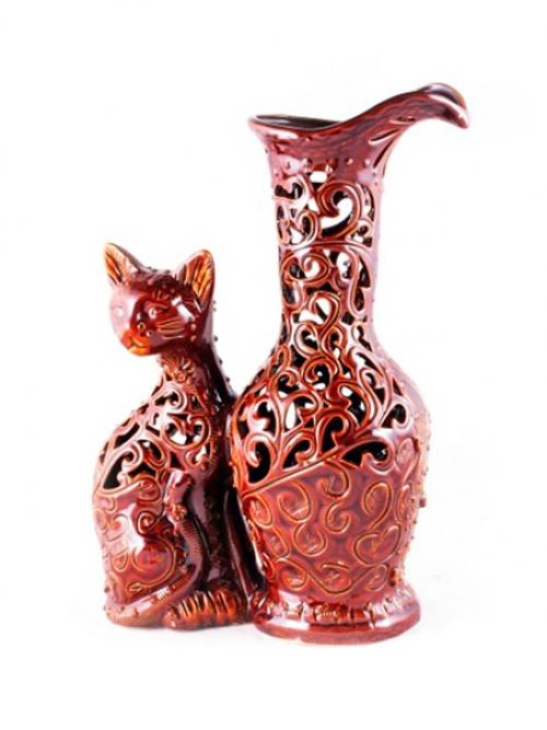 Ваза - это стильный аксессуар, который придает жилью ощущение уюта и гармонии. 02