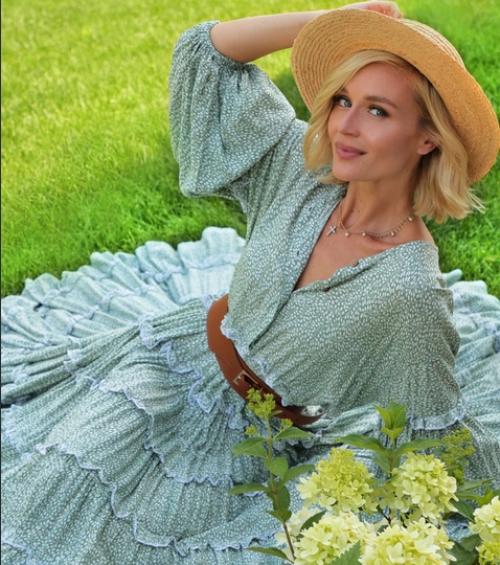 Окна в пол и ажурные балконы: Гагарина показала особняк за миллион долларов. 02