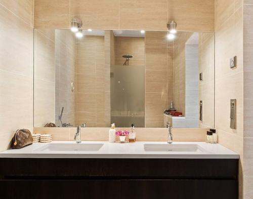 Смешение стилей очень идет этой квартире, придавая ей небрежность и шик. 06