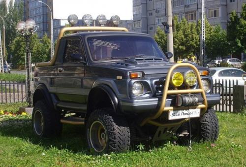 Черный Принц.  Этот автомобиль настоящий фурор на московском автосалоне 1995-го года произвел. 05