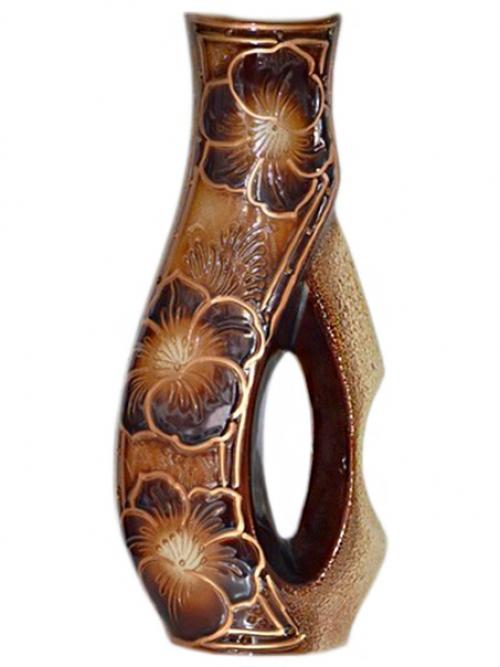 Ваза - это стильный аксессуар, который придает жилью ощущение уюта и гармонии. 01