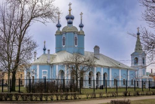 22 октября прихожане храма святых космы и Дамиана рано утром отправились в город санкт - перербург в паломническую поездку. 03 22 октября прихожане храма святых космы и Дамиана рано утром отправились в город санкт - перербург в паломническую поездку. 03