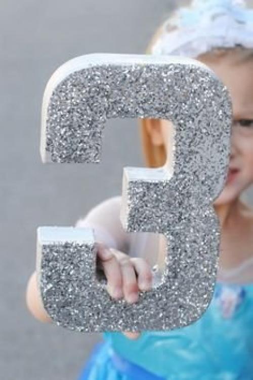 Идеи цифр из различных материалов для декора праздника? 02