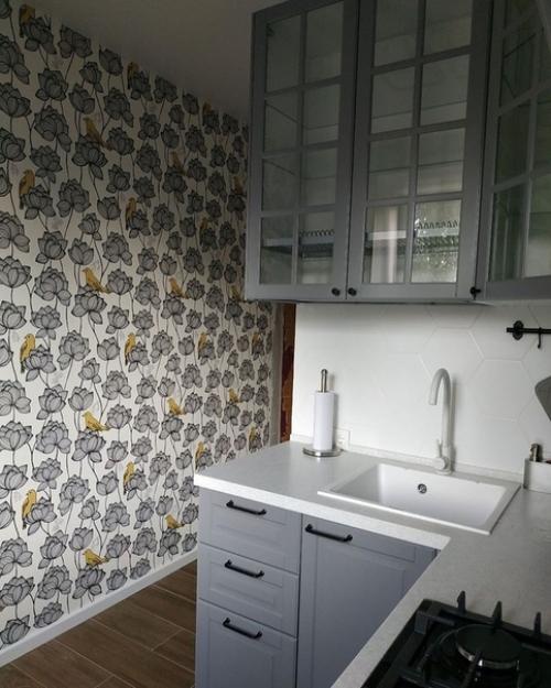 Крохотная кухня, 5 кв. 06