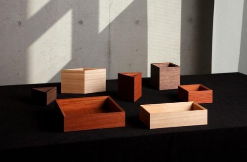 Эйсуке тачикава. Молодой Эйсуке тачикава, движимый желанием помогать миру, основал студию Nosigner. 04