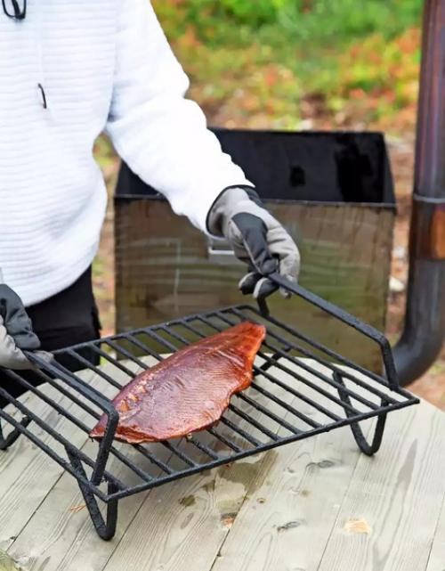 Мужчина воплотил в жизнь его давнюю мечту - собственный домик в дикой природе. 05