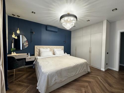 - Здорово, великолепно, напеваю я слова из песни Ильи лагутенко! 01