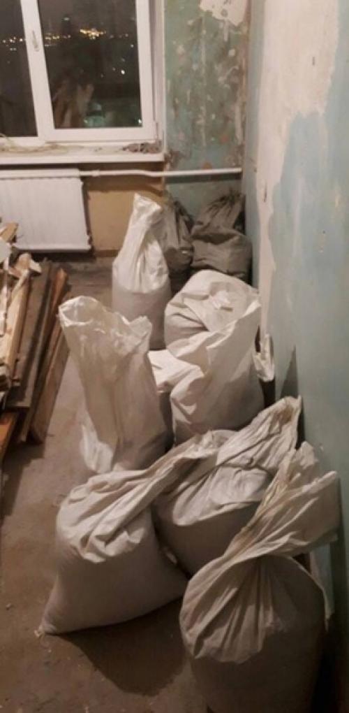 В Санкт-петербурге иностранный дизайнер интерьеров убил клиентку и спрятал труп среди строительного мусора. 03