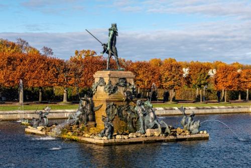 Петергоф, верхний сад. 02