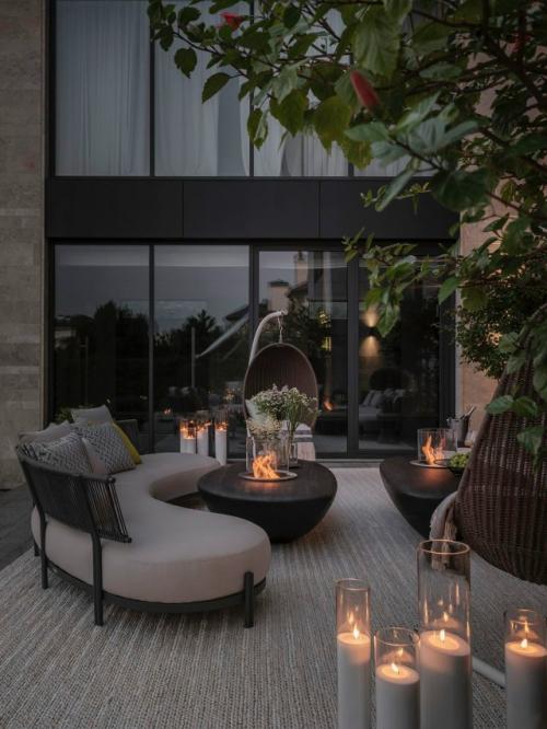 Дизайнер Владимир любарски оформил кабинет и спроектировал пространство террасы в современном стиле для семьи с двумя детьми. 03