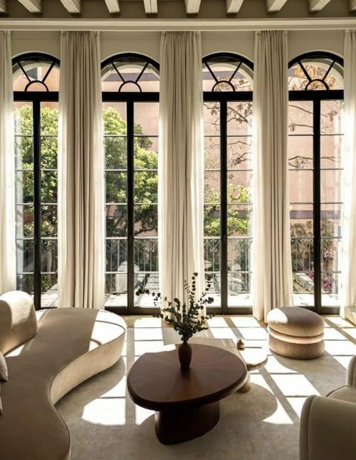 Чтобы вернуть заброшенному палаццо Xiii века его величие, дизайнерам Анне ковре и Фредерику тубау де Кристо потребовалось семь лет реставрации. 01