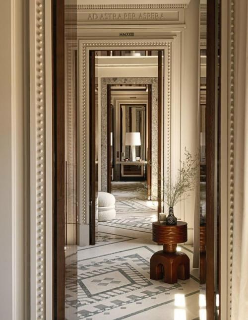 Чтобы вернуть заброшенному палаццо Xiii века его величие, дизайнерам Анне ковре и Фредерику тубау де Кристо потребовалось семь лет реставрации. 07