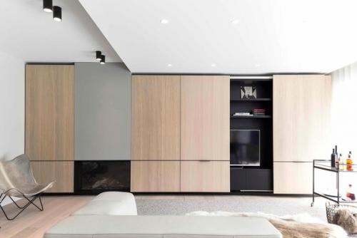 Эта современная вилла, идеально подходящая для отдыха, создана на основе старого дома типа бунгало 1976 года постройки. 04