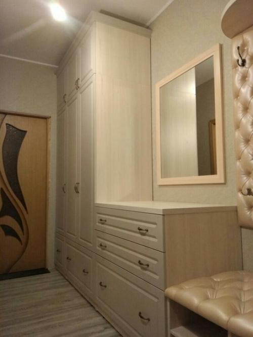 Прихожая - это первое, что мы видим, войдя в квартиру. 03