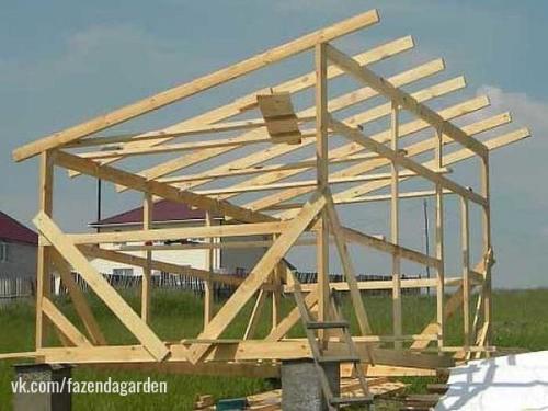 Односкатная крыша. Односкатные крыши самими недорогими и простыми в устройстве считаются. 08