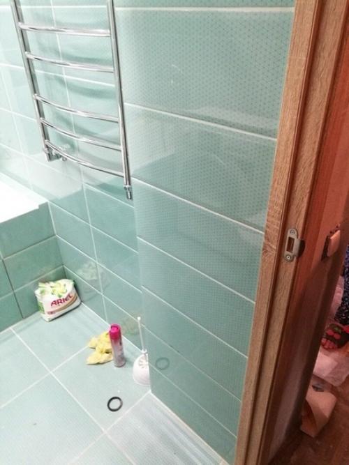 С ремонтом ванной в квартире родителей постарались! 09