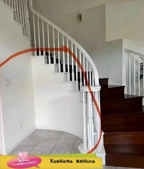 Жена на сайте спросила, чем можно заставить угол под лестницей … и тут понеслось. 04