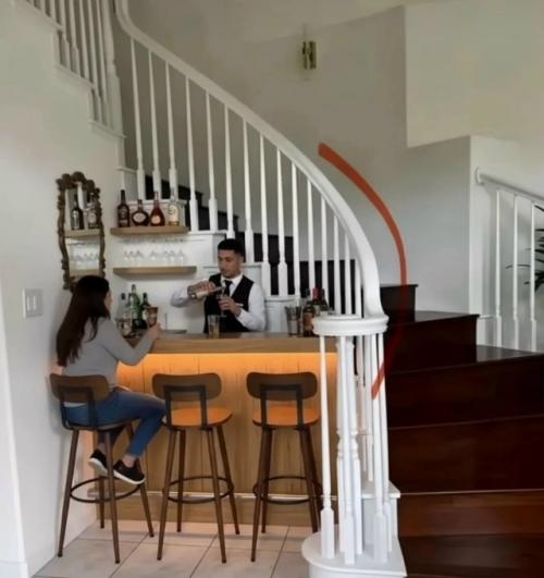 Жена на сайте спросила, чем можно заставить угол под лестницей … и тут понеслось. 05