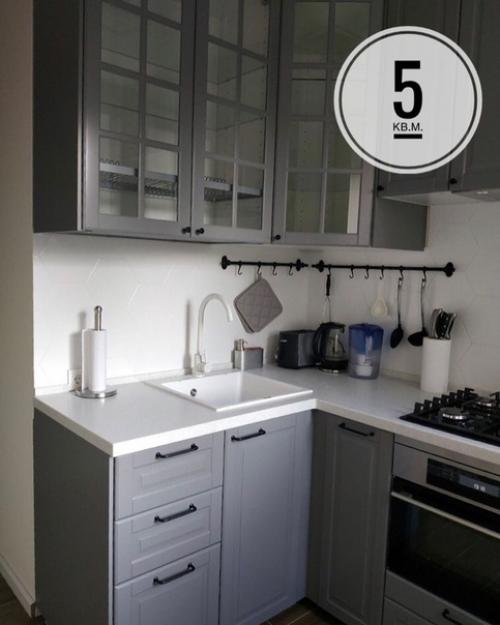 Крохотная кухня, 5 кв. 07