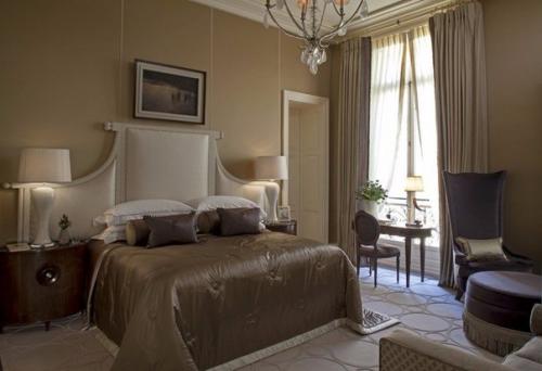 Роскошный и утонченный интерьер квартиры в Париже.