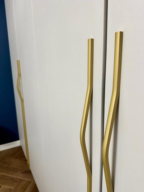 - Здорово, великолепно, напеваю я слова из песни Ильи лагутенко! 06