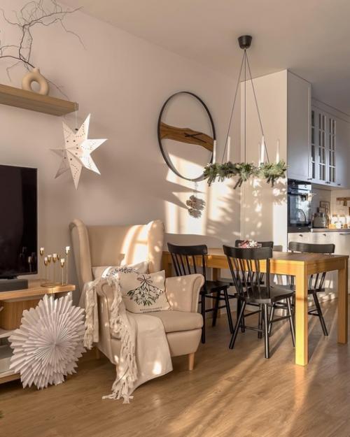 Приятное сочетание бежевого и белого цвета в дизайне уютного дома. 01