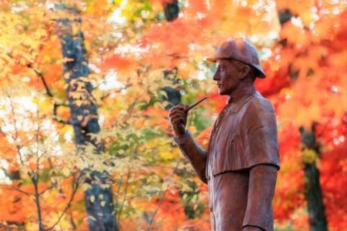 Самые известные памятники Шерлоку Холмсу. 04