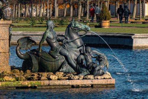 Петергоф, верхний сад. 03