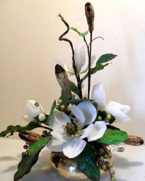 К числу красивых, нежных и трогательных растений можно с полной уверенностью отнести магнолию. 04