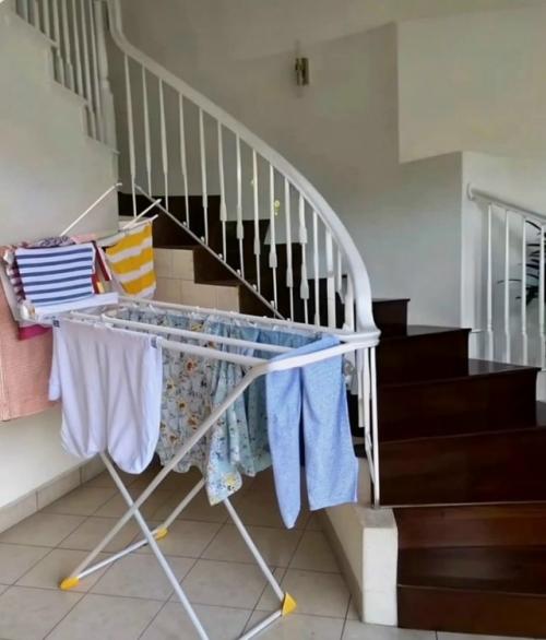 Жена на сайте спросила, чем можно заставить угол под лестницей … и тут понеслось. 03