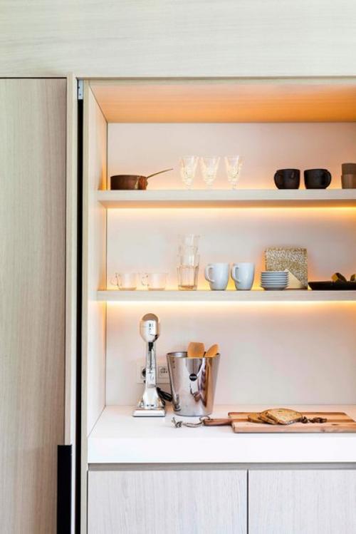 Эта современная вилла, идеально подходящая для отдыха, создана на основе старого дома типа бунгало 1976 года постройки. 07