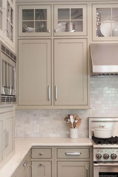 Бежевый цвет - один из самых популярных для оформления стен в гостиной и спальне. 04