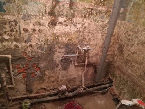 С ремонтом ванной в квартире родителей постарались!