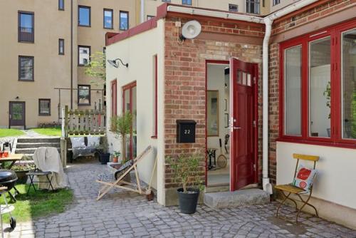 Мини - дом в городском массиве (49 кв. 08