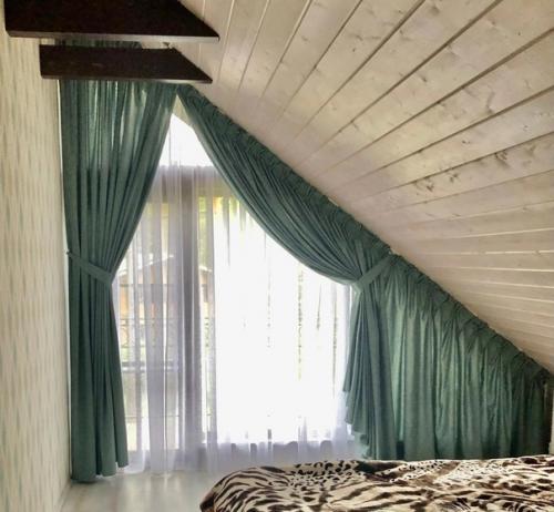 Гармония уюта и стиля: как выбрать идеальные шторы для своего дома? 04