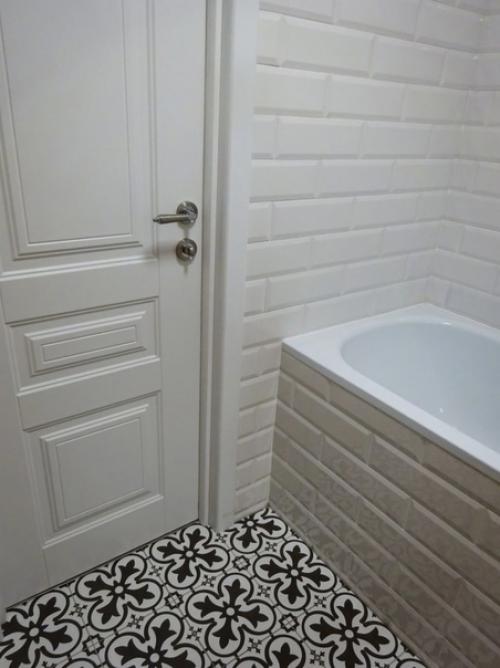 Свежий вариант ремонта ванной комнаты и санузла в светлых тонах. 03