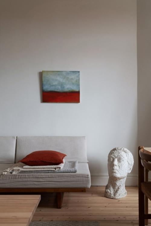 Деревянный стиль в интерьере комнаты всегда выглядит очень уютно и приятно. 06