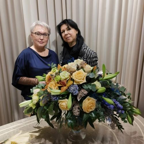 49-й антикварный салон в Москве погрузил в атмосферу роскоши старого мира и утонченной элегантности, в волшебный мир искусства. 03