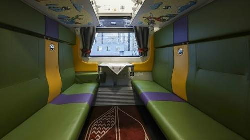 Хай.  В Санкт-петербурге представлена обновлённая Красная Стрела сообщением Санкт-петербург - Москва. 05