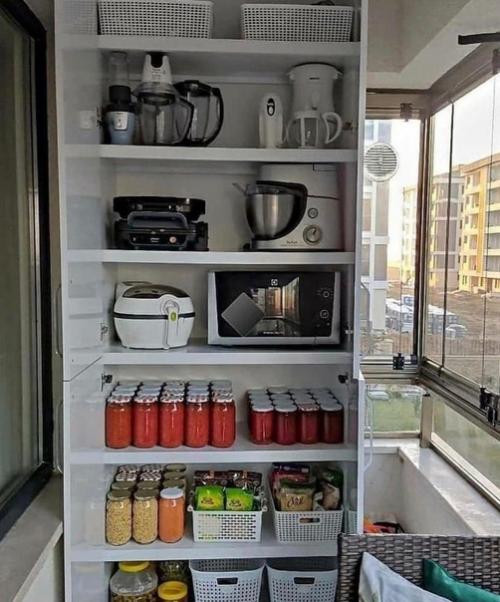 Мы в разных городах и в разных домах живем. 05