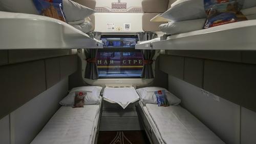 Хай.  В Санкт-петербурге представлена обновлённая Красная Стрела сообщением Санкт-петербург - Москва. 06