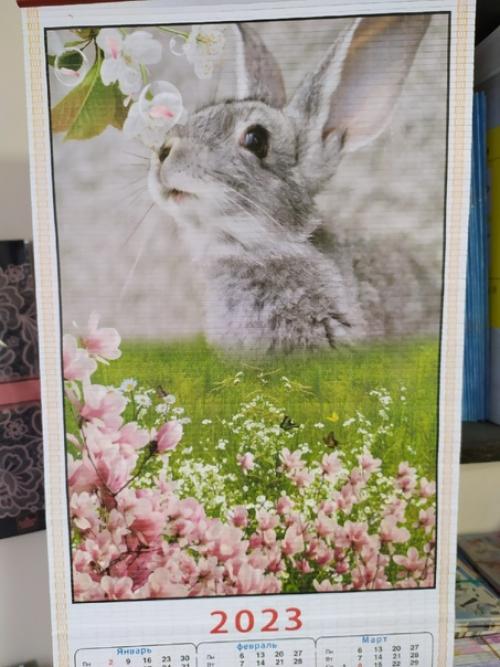 В каждый большой праздник мы встречаемся с многими людьми, от которых получаем сувениры на память или просто поздравления. 02