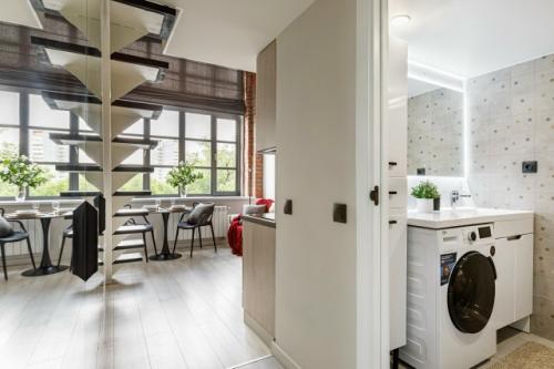 Интерьер маленькой двухуровневой квартиры - студии 20 м 2 в дореволюционном здании в Москве. 08