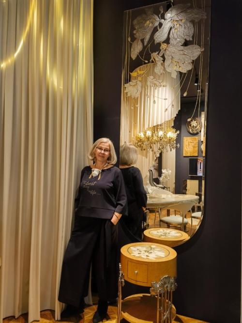 49-й антикварный салон в Москве погрузил в атмосферу роскоши старого мира и утонченной элегантности, в волшебный мир искусства. 06